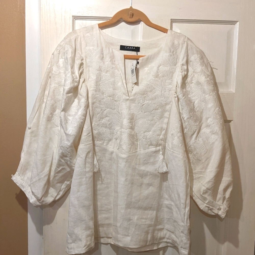 Never worn Caara Ivory 3/4 sleeve boho style blouse in size large